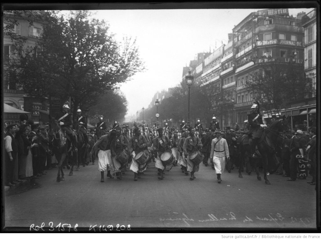 18-7-13_départ_des_tirailleurs_algériens_[...]Agence_Rol_btv1b69264776