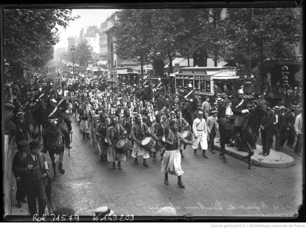 18-7-13_départ_des_tirailleurs_algériens_[...]Agence_Rol_btv1b6926478m